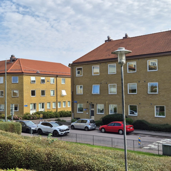 Karlagatan 18, Svensksundsgatan 4