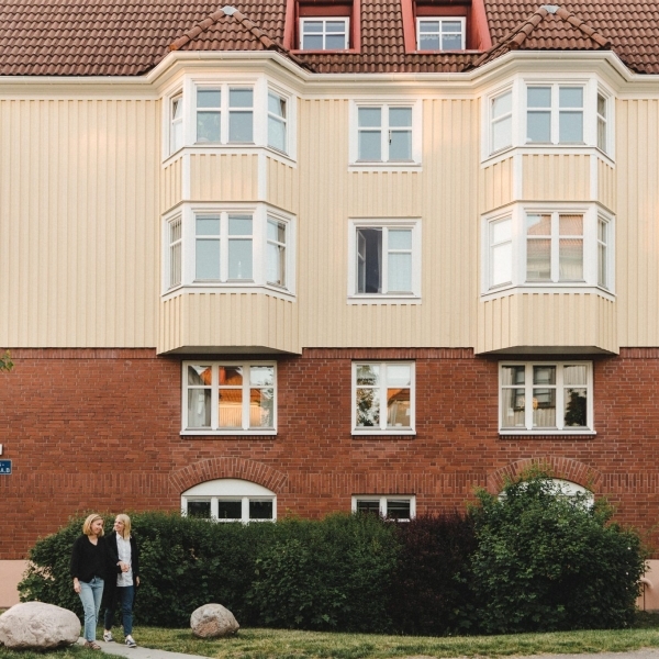 Målning och ny belysning på Kungälvsgatan